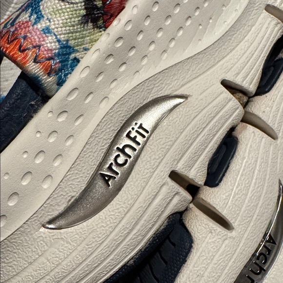 Skechers Archfit stretch floral sandals - 6 - EUC! - Picture 8 of 9